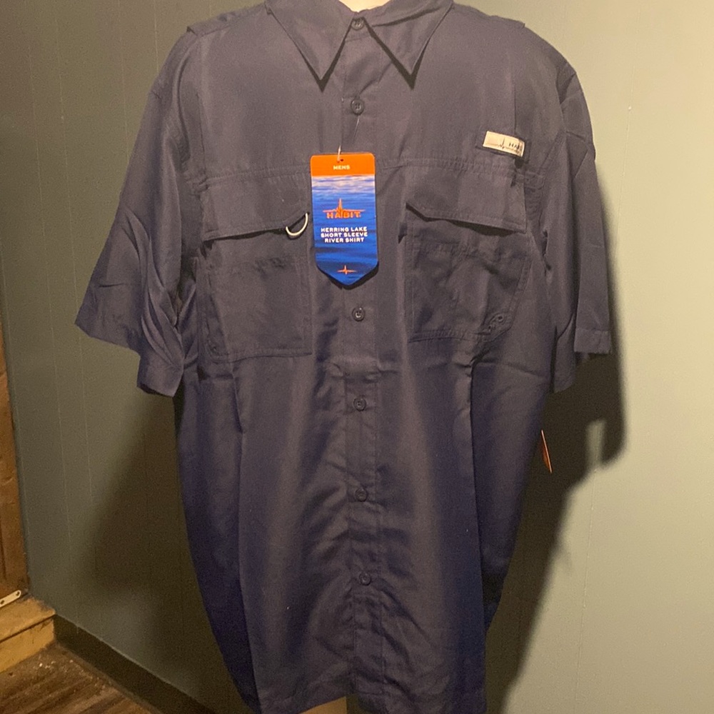 Navy blue Mens Habit river shirts size L